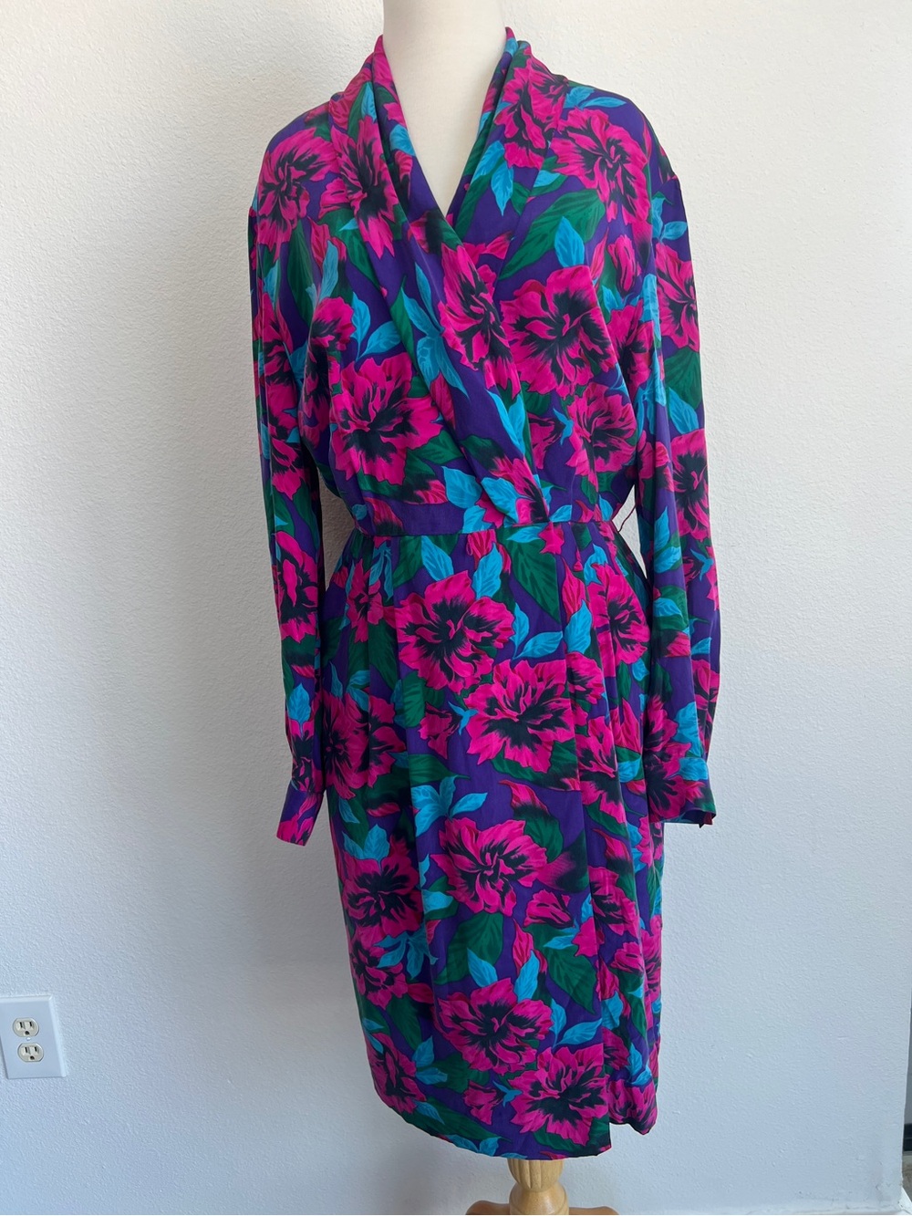 Dana Buchman Floral Wrap 100% Silk Dress Pink Purple Long Sleeve Midi Women's 12